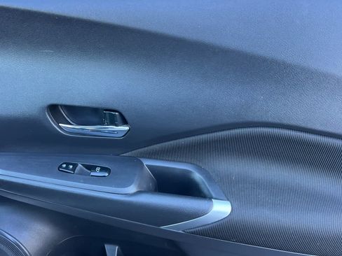 Used 2021 Nissan Kicks SV image 18