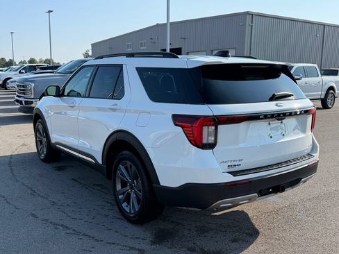 Used 2025 Ford Explorer Active w/ Active Comfort Package AWD/4WD image 19