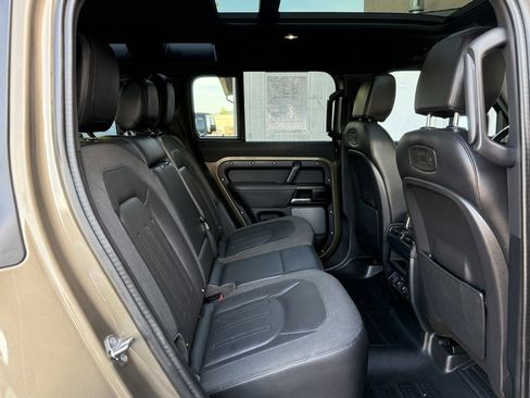 Used 2021 Land Rover Defender 110 S image 16