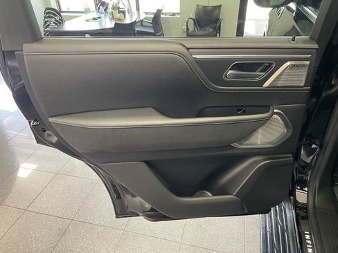 Used 2025 INFINITI QX80 Sensory w/ Exterior Package AWD/4WD image 32