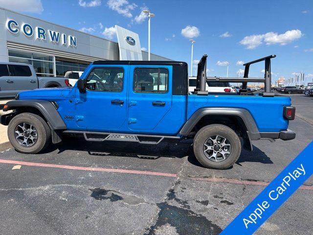 Used 2024 Jeep Gladiator Sport AWD/4WD image 9