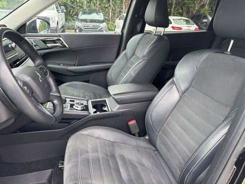 Used 2024 Mitsubishi Outlander SE image 6