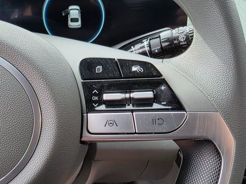 Certified 2024 Hyundai Elantra SEL image 25