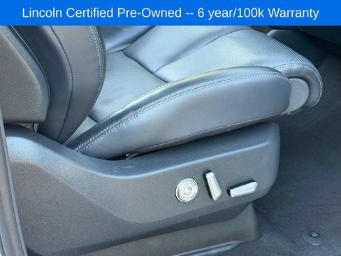 Used 2025 Lincoln Navigator Reserve AWD/4WD image 21