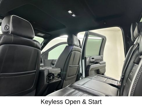 Used 2025 GMC Sierra 2500 AT4X AWD/4WD image 32