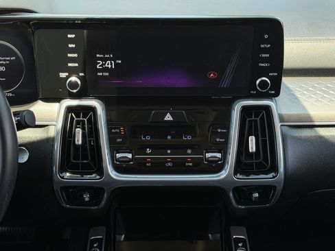 Used 2023 Kia Sorento SX FWD image 18