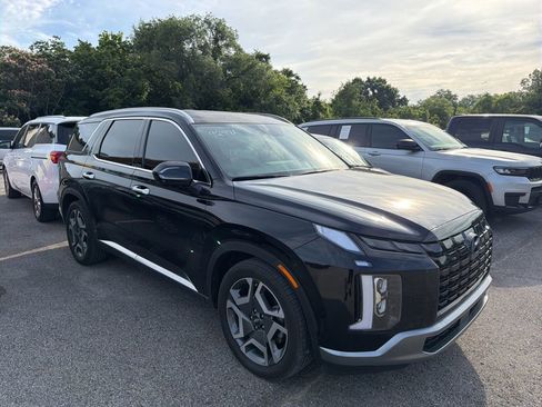 Used 2024 Hyundai Palisade Limited FWD image 1