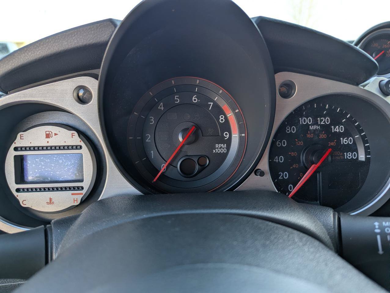 Used 2010 Nissan 370Z Touring RWD image 13