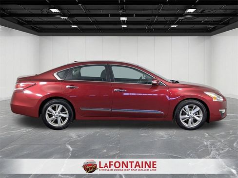 Used 2015 Nissan Altima 2.5 SV w/ Convenience Package image 6