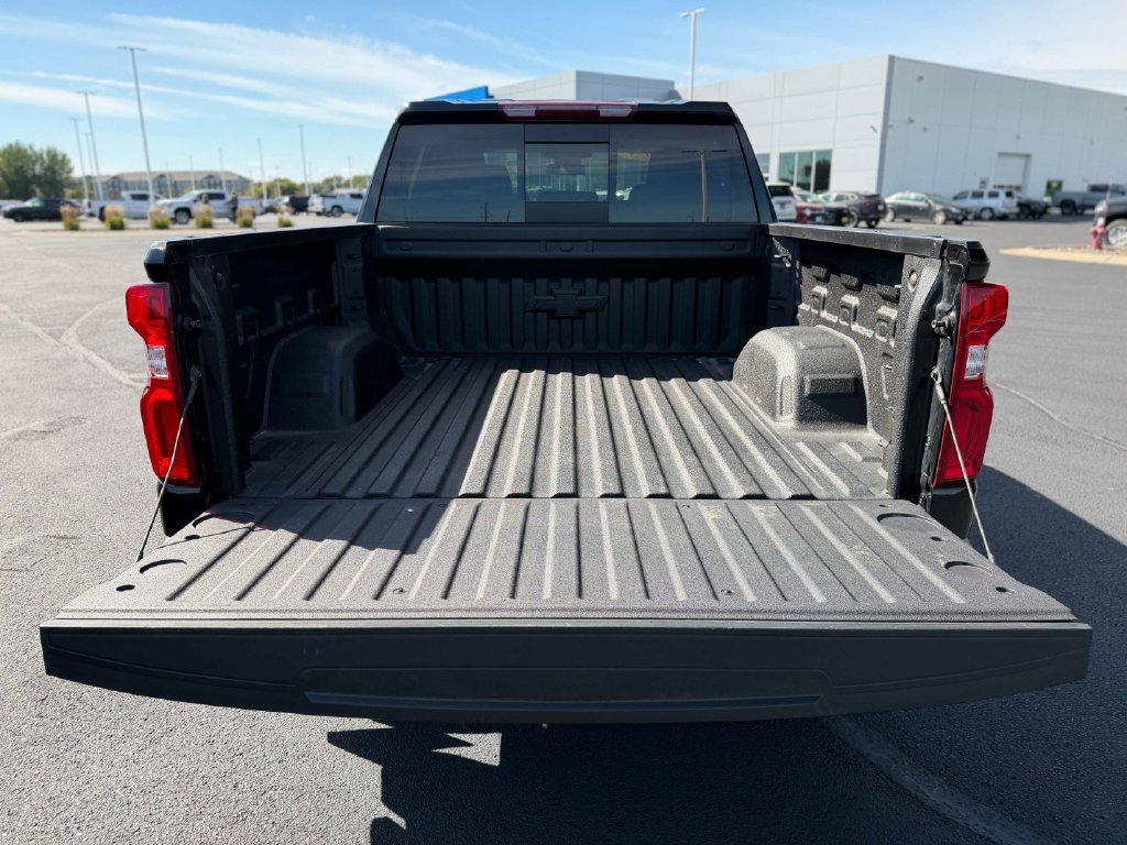 Used 2025 Chevrolet Silverado 1500 LTZ w/ LTZ Premium Package AWD/4WD image 15