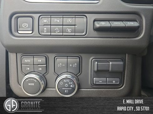 Used 2024 GMC Yukon AT4 w/ Technology Package image 32