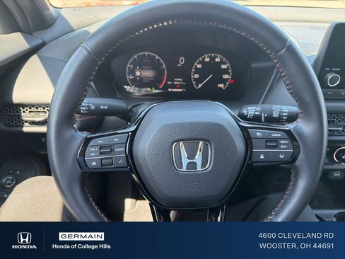 Used 2025 Honda HR-V Sport image 17