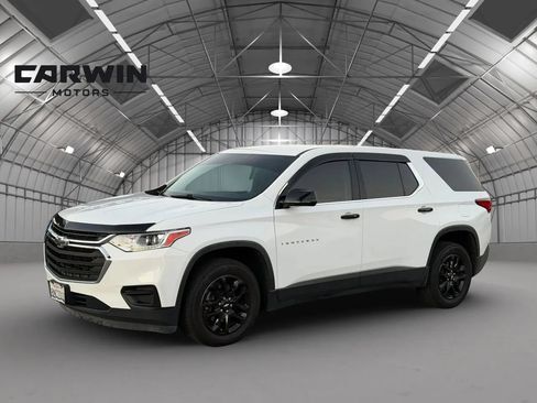 Used 2020 Chevrolet Traverse LS FWD image 2