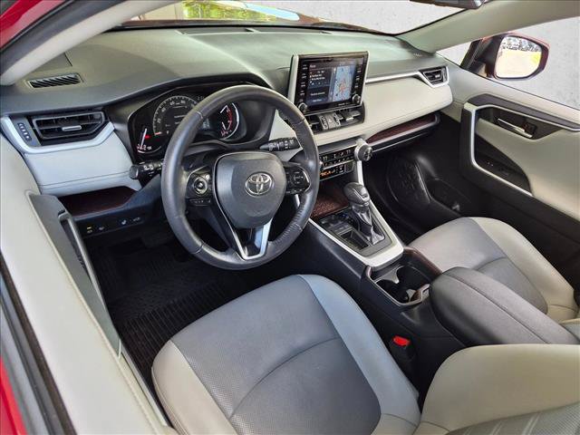 Used 2019 Toyota RAV4 Limited w/ Cold Weather Package FWD image 10