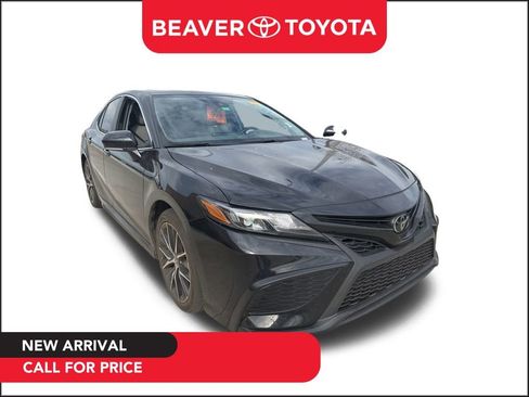 Used 2024 Toyota Camry SE image 1