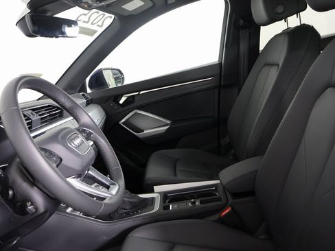 Certified 2025 Audi Q3 2.0T Premium w/ Convenience Package image 20