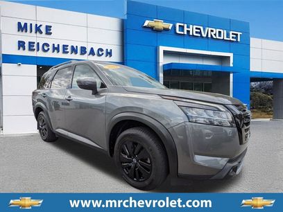 Used 2023 Nissan Pathfinder SL