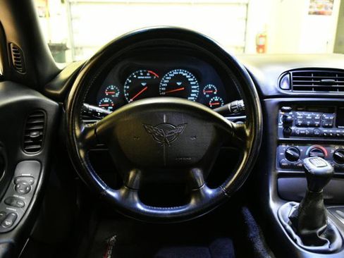 Used 1999 Chevrolet Corvette Coupe image 24