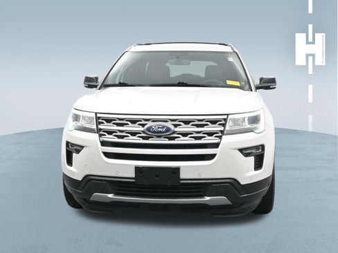 Used 2018 Ford Explorer XLT w/ Equipment Group 202A AWD/4WD image 2