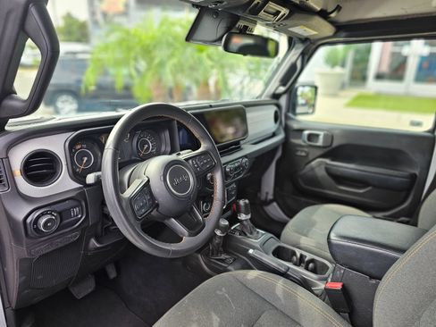 Used 2024 Jeep Wrangler Unlimited Sport AWD/4WD image 26