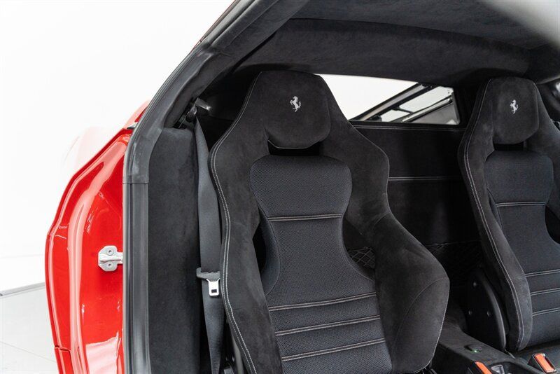 Used 2015 Ferrari 458 Speciale Coupe RWD image 57