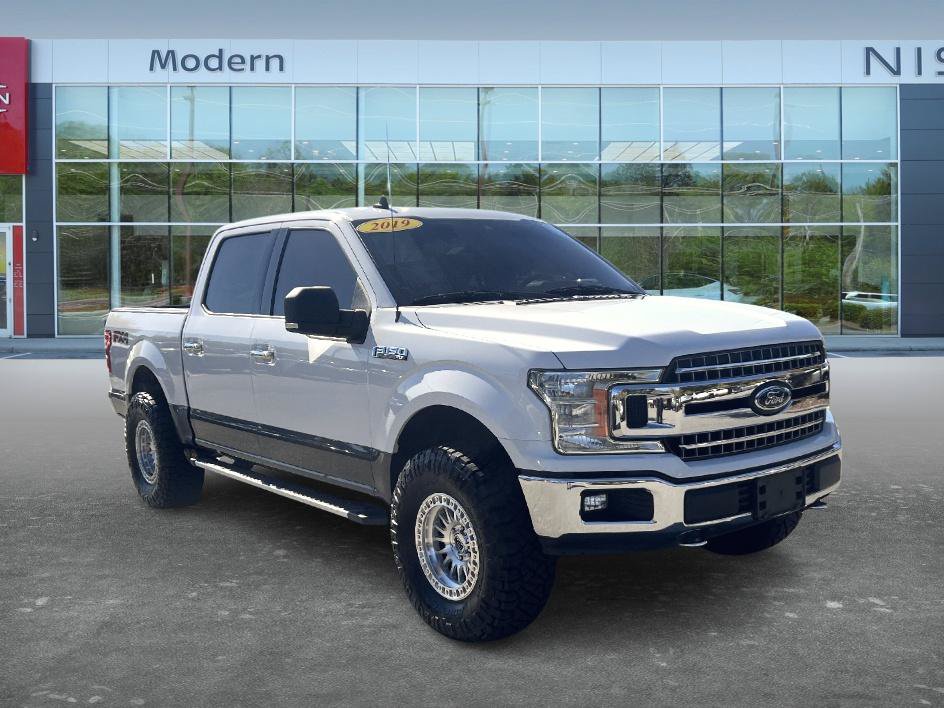 Used 2019 Ford F150 XLT w/ Equipment Group 302A Luxury AWD/4WD image 3