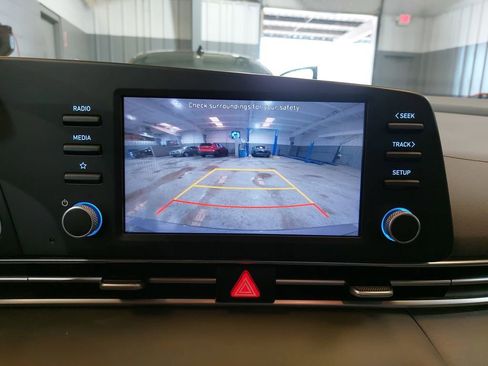 Used 2023 Hyundai Elantra SE FWD image 24