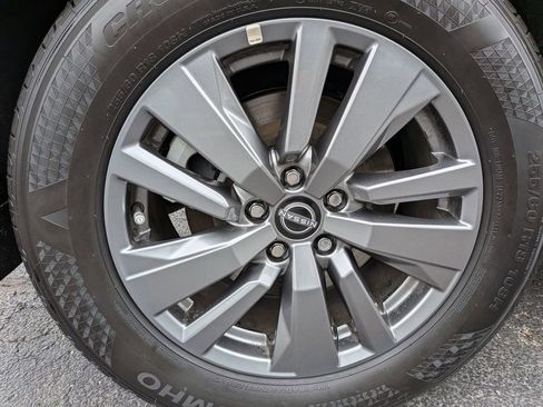Used 2025 Nissan Pathfinder SV w/ SV Premium Package FWD image 27