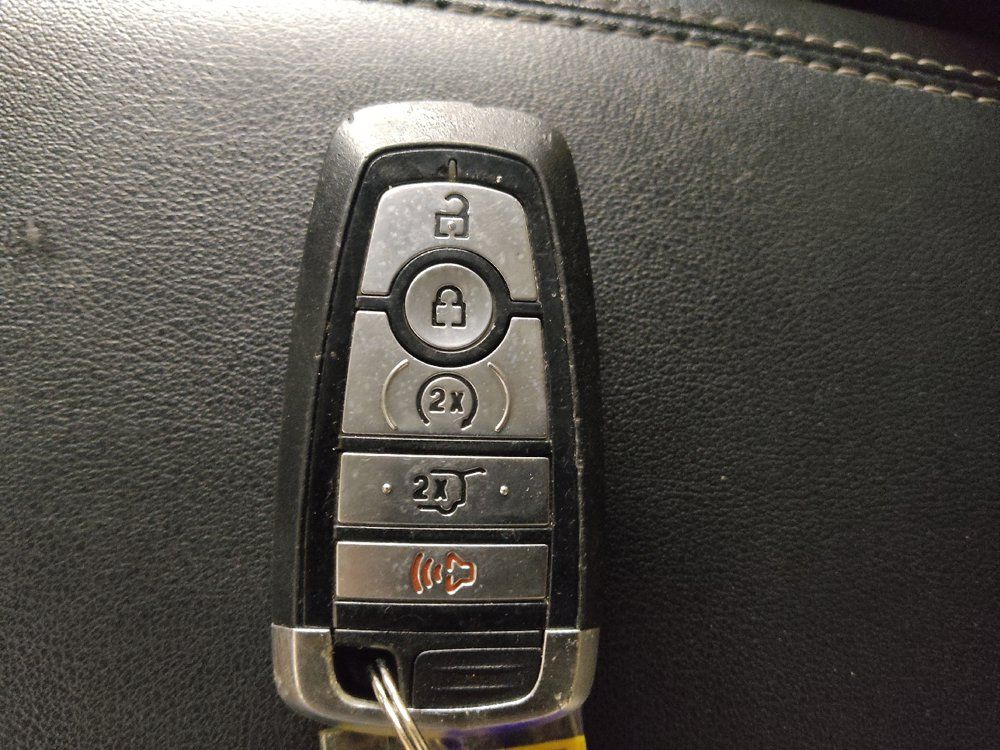 Used 2021 Ford Edge Titanium AWD/4WD image 32