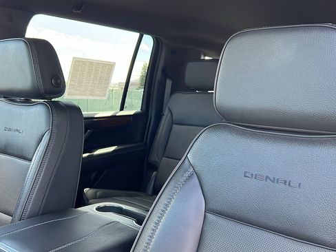 Certified 2025 GMC Yukon XL Denali AWD/4WD image 23