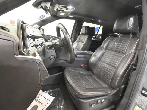 Used 2023 Cadillac Escalade Sport Platinum w/ LPO, ONYX Package AWD/4WD image 14