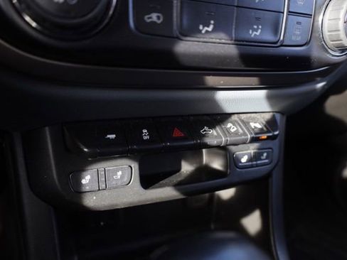 Used 2022 Chevrolet Colorado Z71 image 24