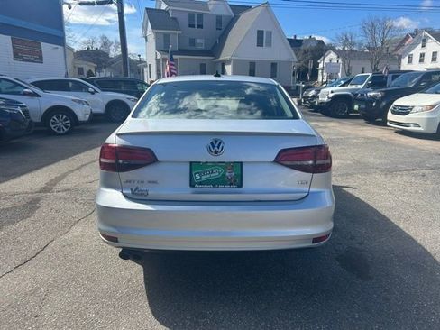 Used 2016 Volkswagen Jetta SEL FWD image 9