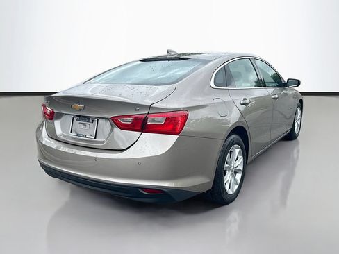 Used 2025 Chevrolet Malibu LT FWD image 9