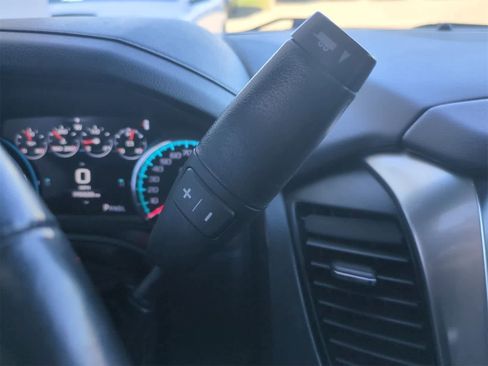 Used 2020 Chevrolet Suburban Premier image 32