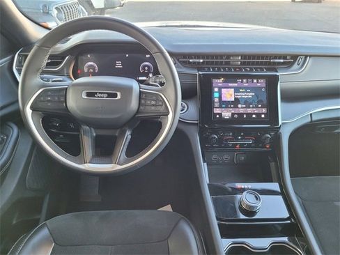 Certified 2023 Jeep Grand Cherokee Altitude image 7