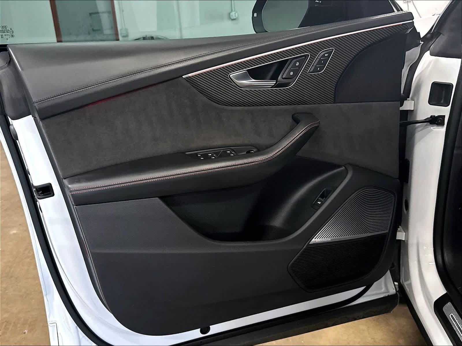Used 2021 Audi RS Q8 AWD/4WD image 25