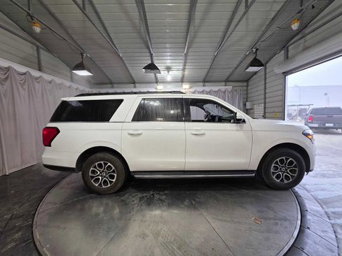 Used 2023 Ford Expedition Max XLT image 8