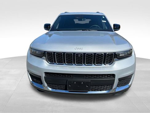 Used 2024 Jeep Grand Cherokee L Limited w/ Luxury Tech Group II image 8