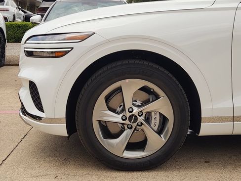 New 2026 Genesis GV70 2.5T AWD/4WD image 5