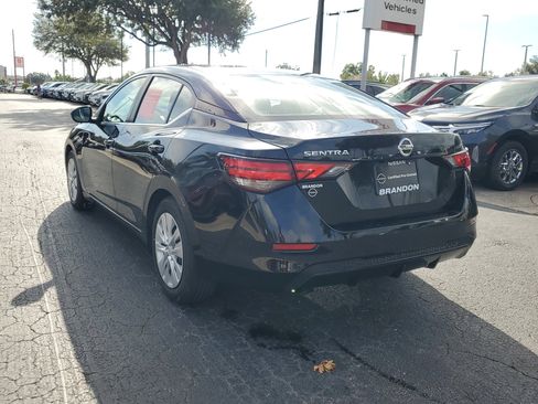 Certified 2022 Nissan Sentra S image 5