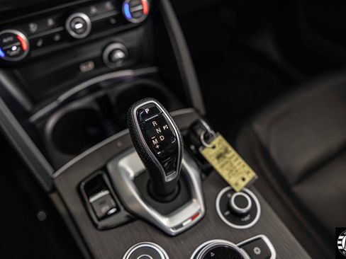 Used 2022 Alfa Romeo Stelvio Ti image 36