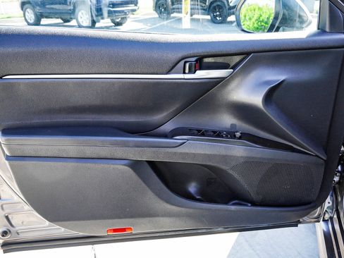 Used 2021 Toyota Camry LE FWD image 20