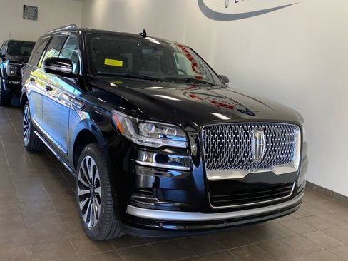 New 2024 Lincoln Navigator Reserve image 2