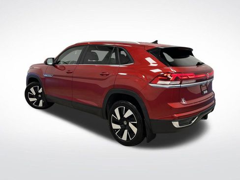 Used 2024 Volkswagen Atlas Cross Sport SE image 3