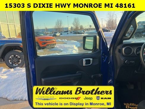 Used 2018 Jeep Wrangler Sport image 8