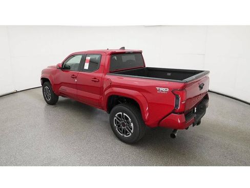 Used 2025 Toyota Tacoma TRD Sport AWD/4WD image 7