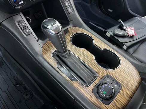 Certified 2019 GMC Acadia Denali w/ Technology Package image 33