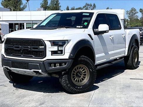 Used 2017 Ford F150 Raptor w/ Equipment Group 802A Luxury AWD/4WD image 2