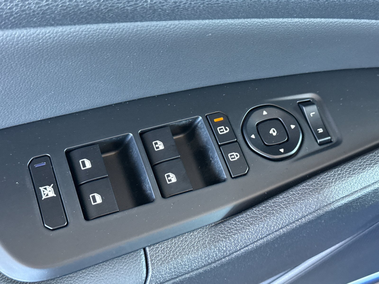New 2026 Kia Sportage SX FWD image 11